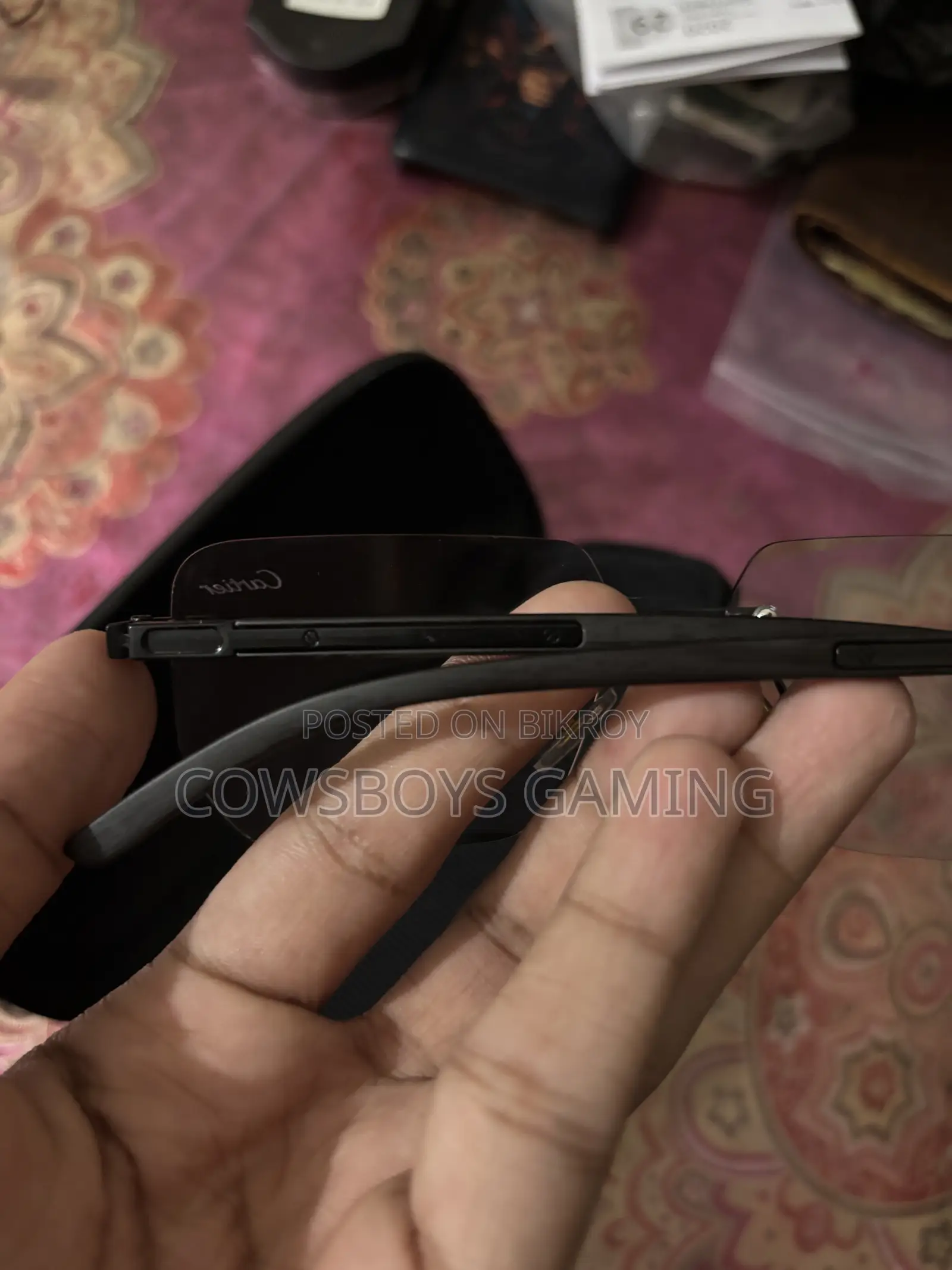 ফ্রেমলেস গ্লাস