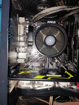 Desktop Computer 8GB AMD Ryzen 5 SSD 256GB