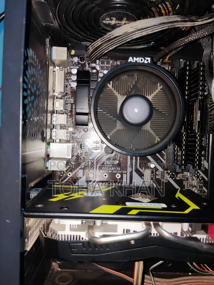 Desktop Computer 8GB AMD Ryzen 5 SSD 256GB