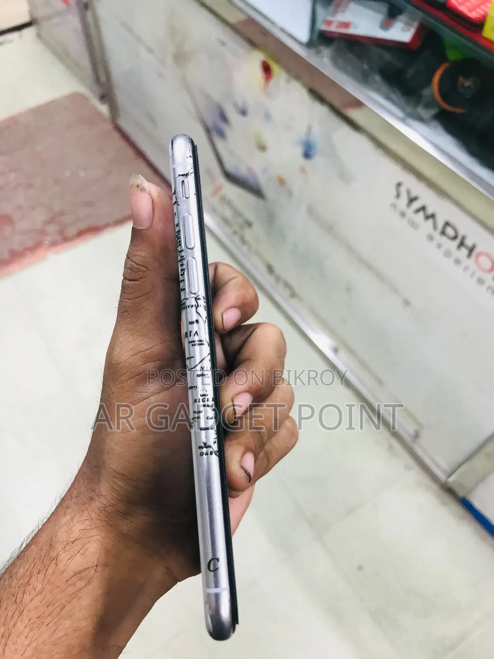 অ্যাপল আইফোন এক্স ৬৪ জিবি হোয়াইট
