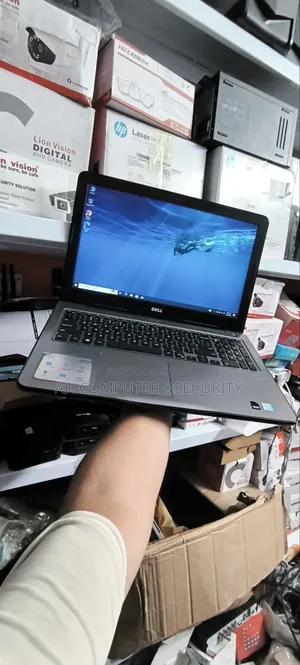 Laptop Dell Inspiron 15 8GB Intel Core I7 SSHD (Hybrid) 1T