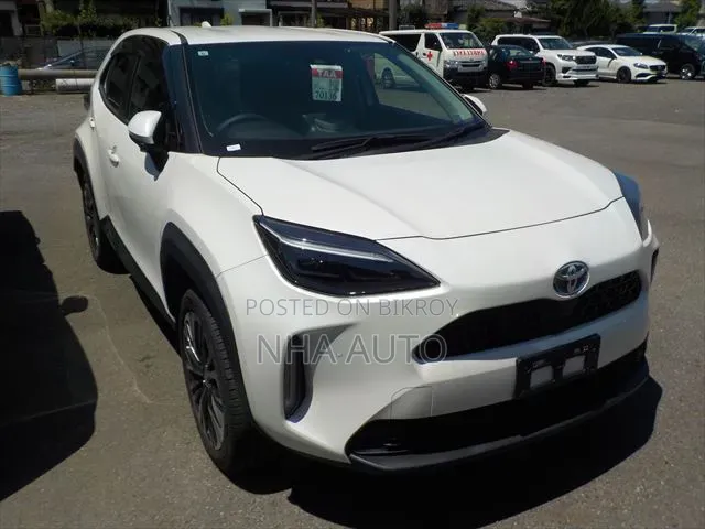 Toyota Yaris Cross 1.5 Hybrid AWD 2021 Pearl