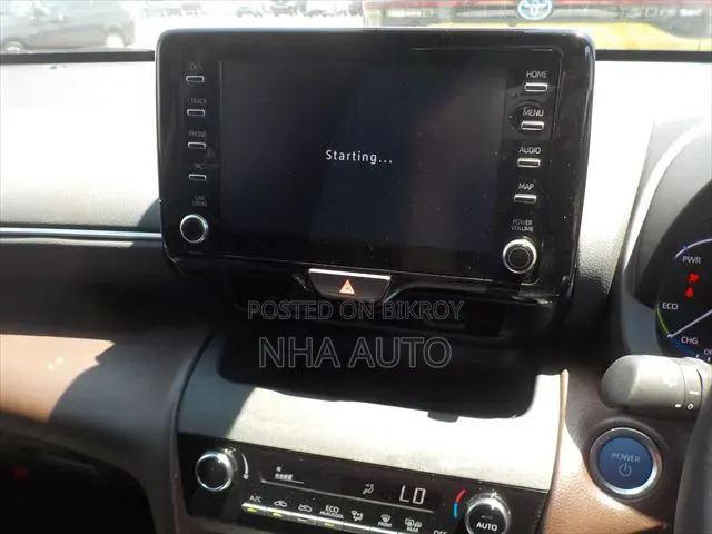 Toyota Yaris Cross 1.5 Hybrid AWD 2021 Pearl