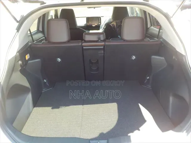 Toyota Yaris Cross 1.5 Hybrid AWD 2021 Pearl