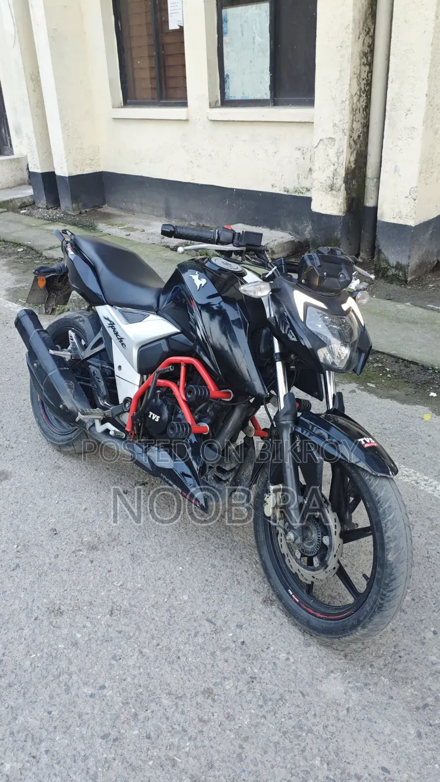 TVS Apache RTR 160 4V 2022 Black