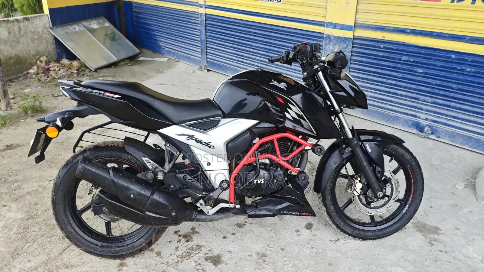 TVS Apache RTR 160 4V 2022 Black