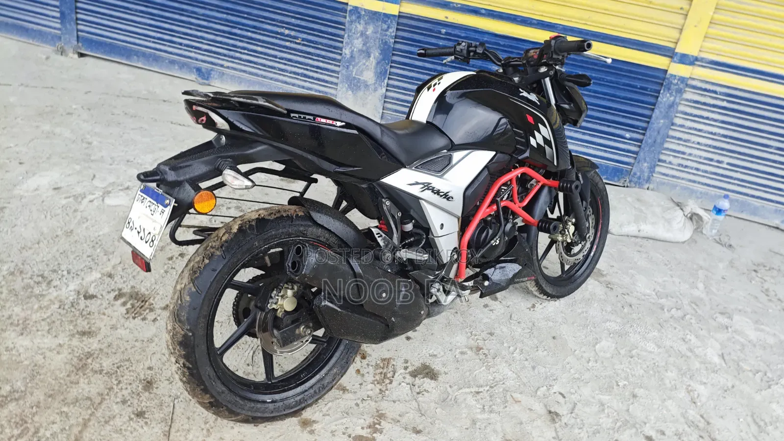 TVS Apache RTR 160 4V 2022 Black