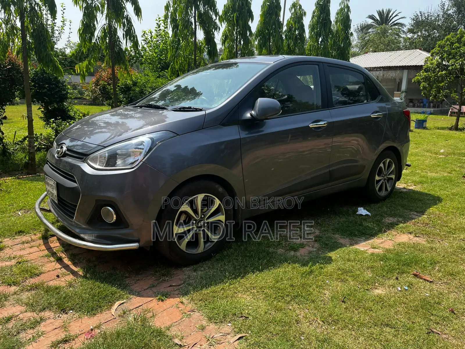 হুন্ডাই এক্সসেন্ট ২০১৭ ধূসর