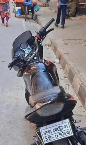 হিরো এক্সট্রিম স্পোর্টস ২০১৩ কালো