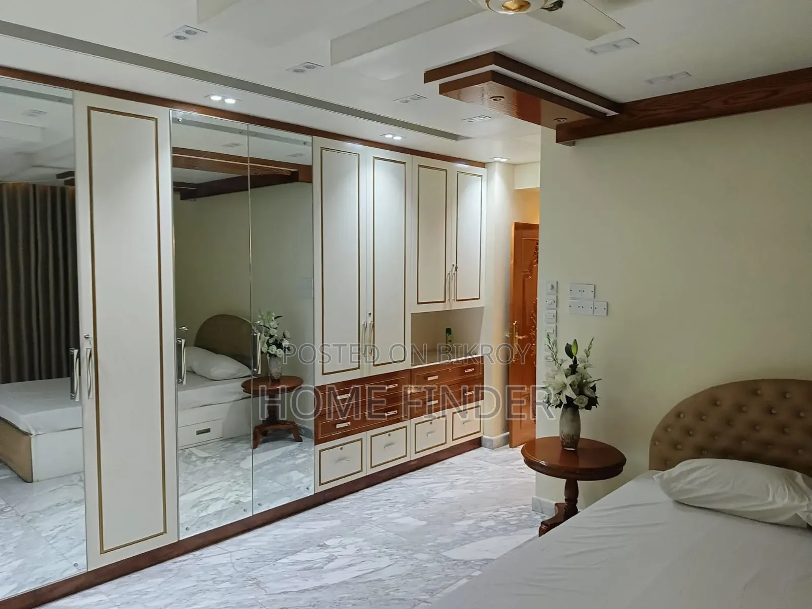 গুলশানে ভাড়ার জন্য ৩ বেডরুমের ফার্নিশড অ্যাপার্টমেন্ট