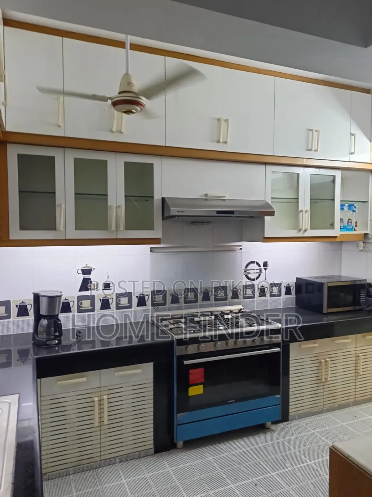 গুলশানে ভাড়ার জন্য ৩ বেডরুমের ফার্নিশড অ্যাপার্টমেন্ট