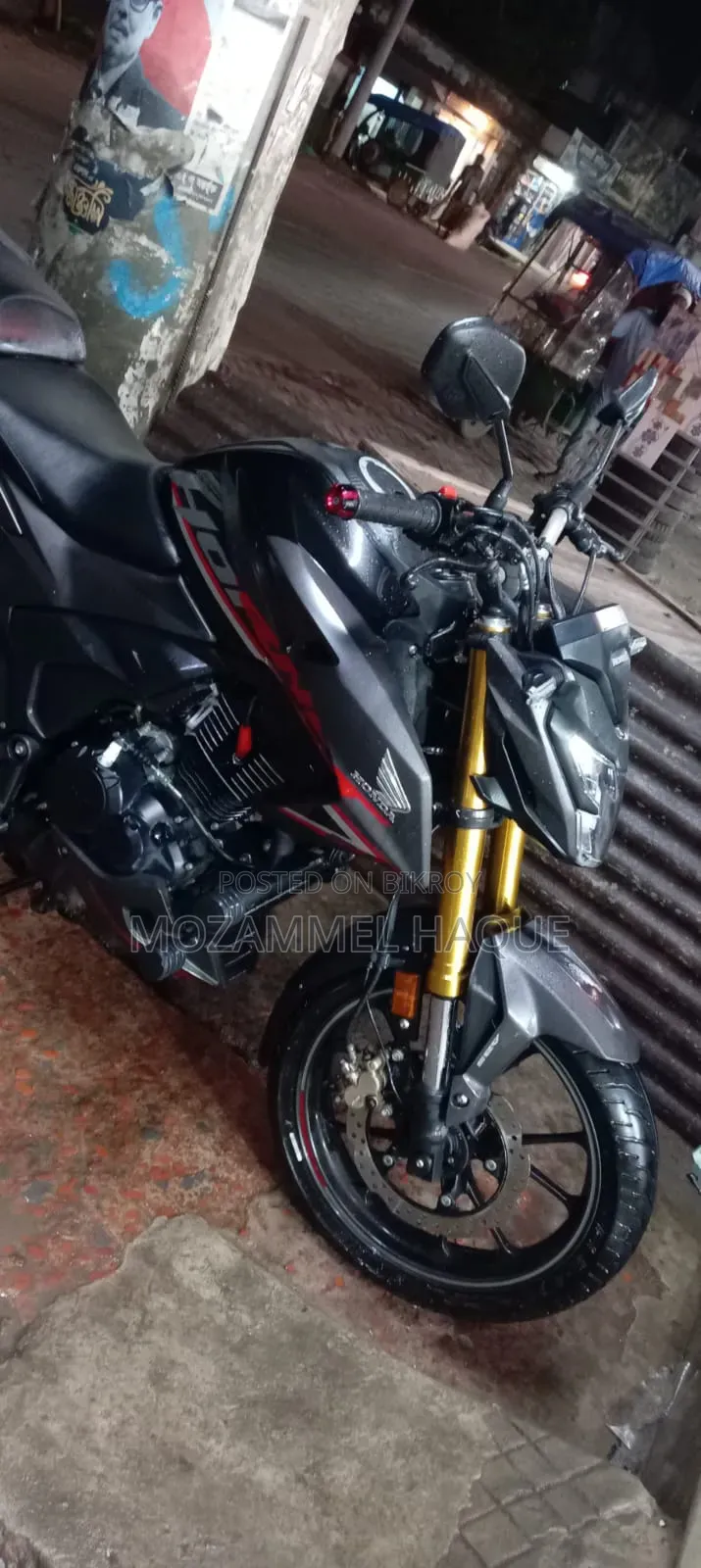 Honda Hornet 2.0 2025 Black