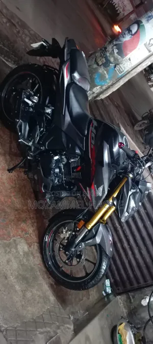 Honda Hornet 2.0 2025 Black