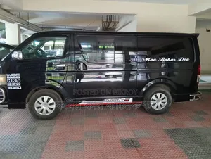 Toyota HiAce 2006 Black