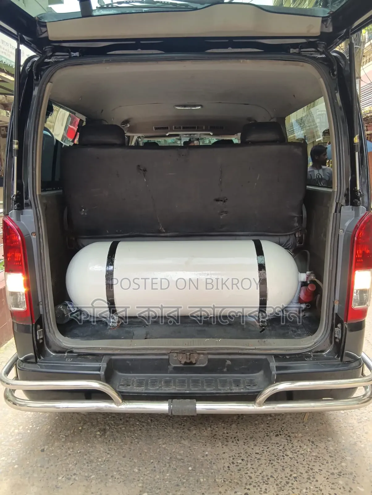 Toyota HiAce 2006 Black