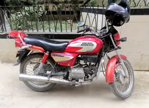 হিরো ২০০১ রেড