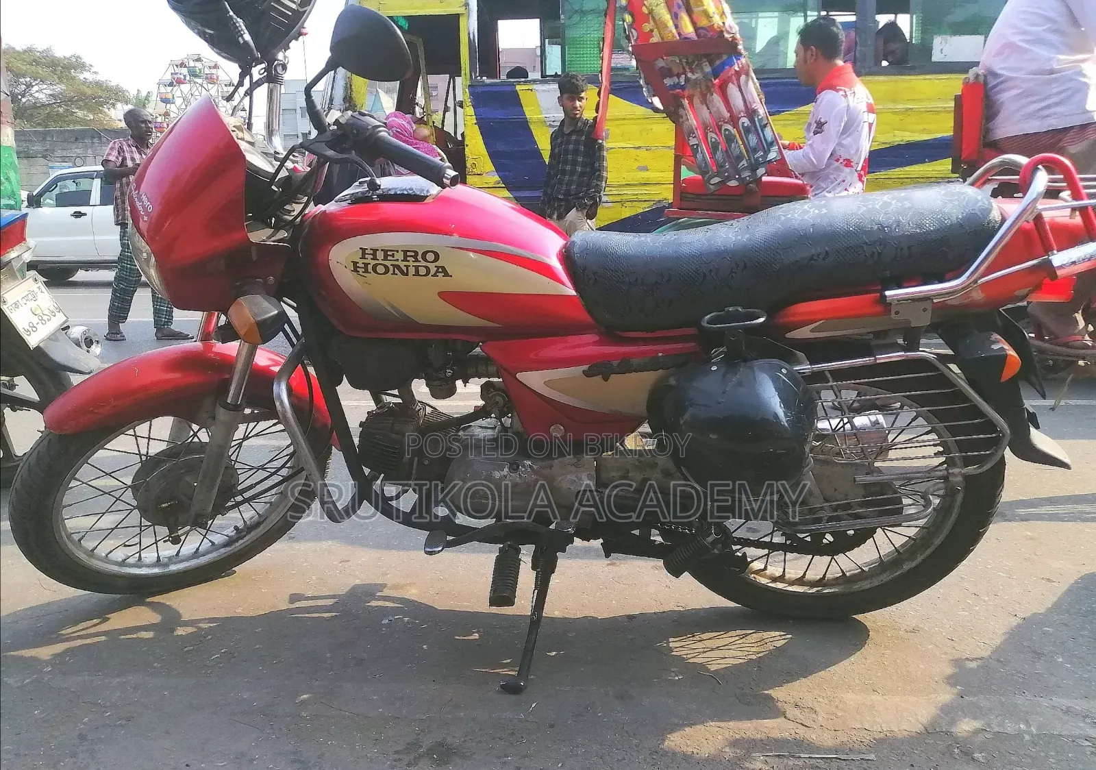 হিরো ২০০১ রেড
