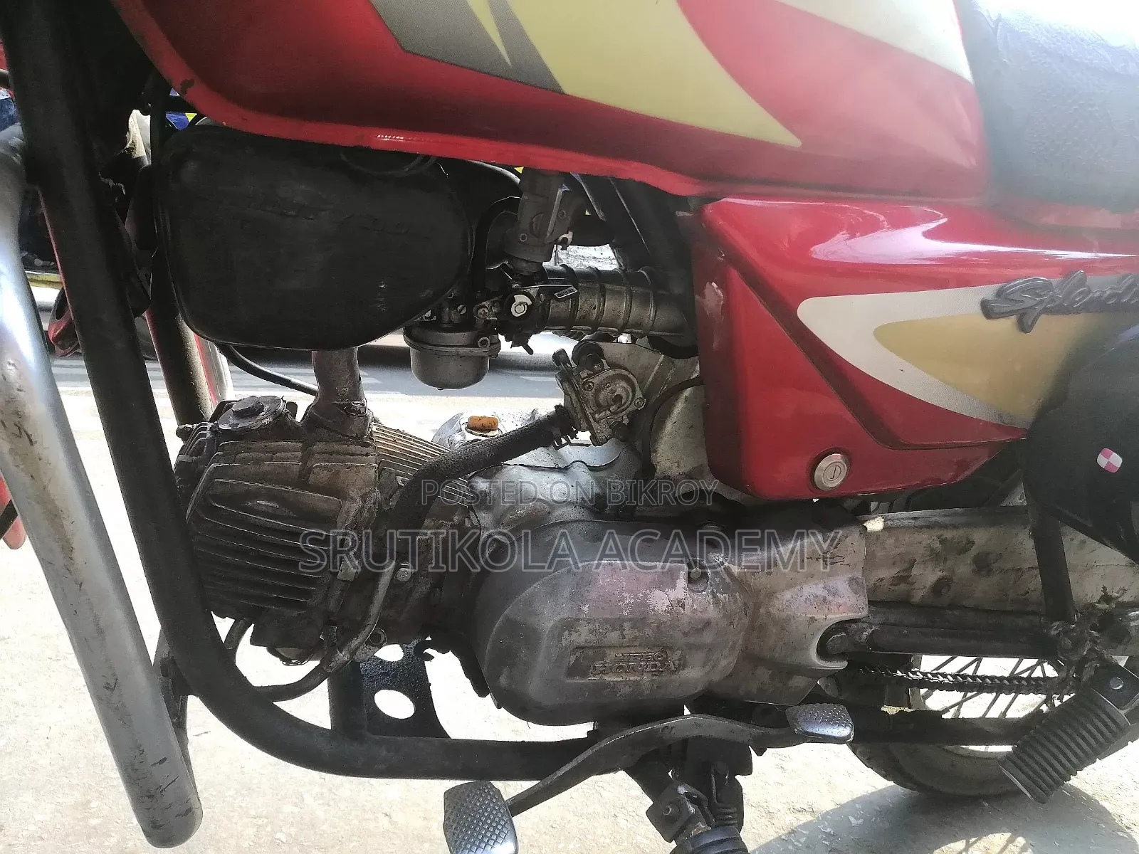 হিরো ২০০১ রেড
