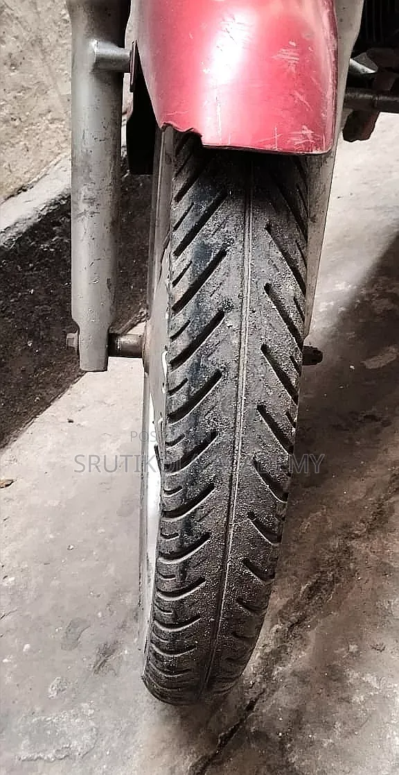 হিরো ২০০১ রেড