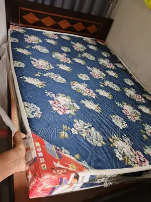 Medical Type Mattress 5/7 Feet, Custom Made from Factory