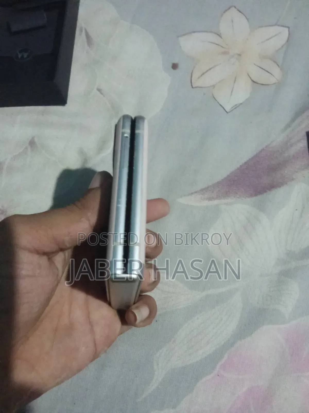 মটোরোলা রেজ্র ৪০ ২৫৬ জিবি পিংক