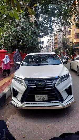 ক্রাউন রয়্যাল ভাড়ার জন্য নতুন