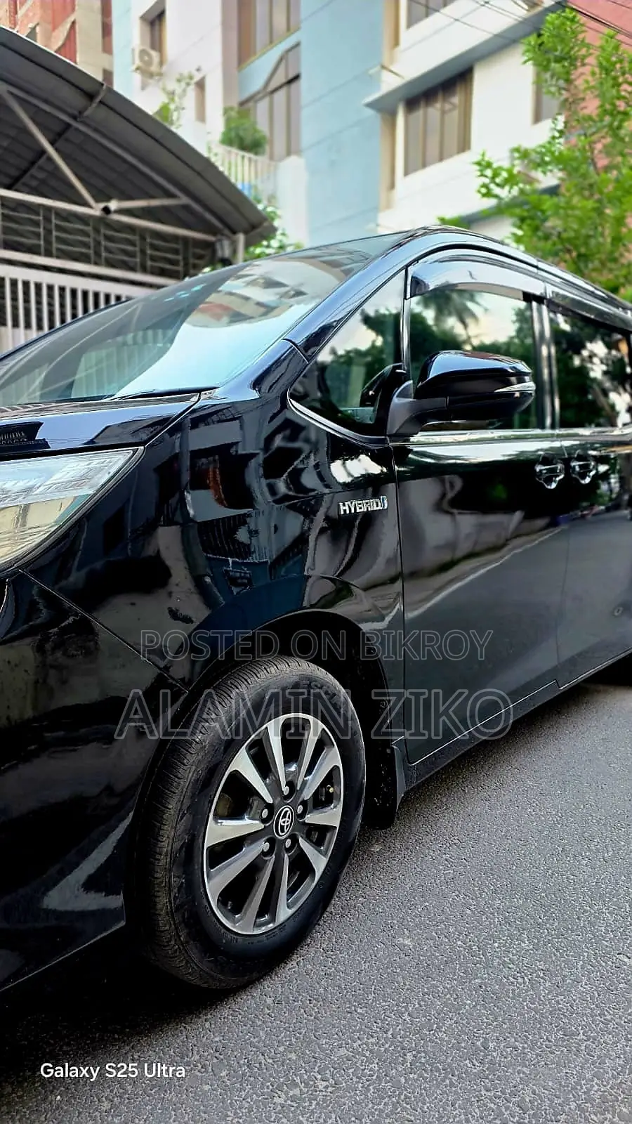 Toyota HiAce 2015 Black
