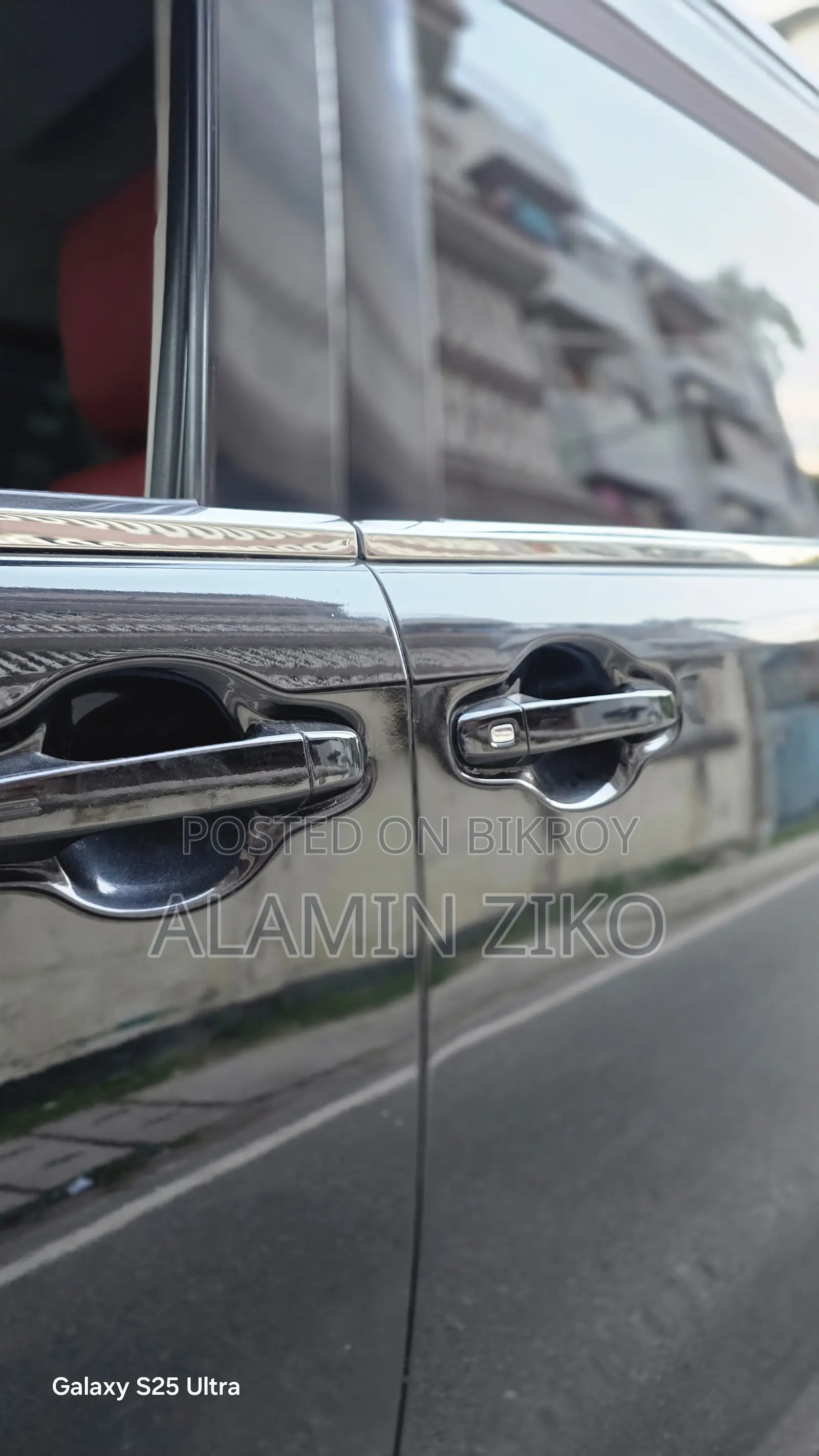 Toyota HiAce 2015 Black