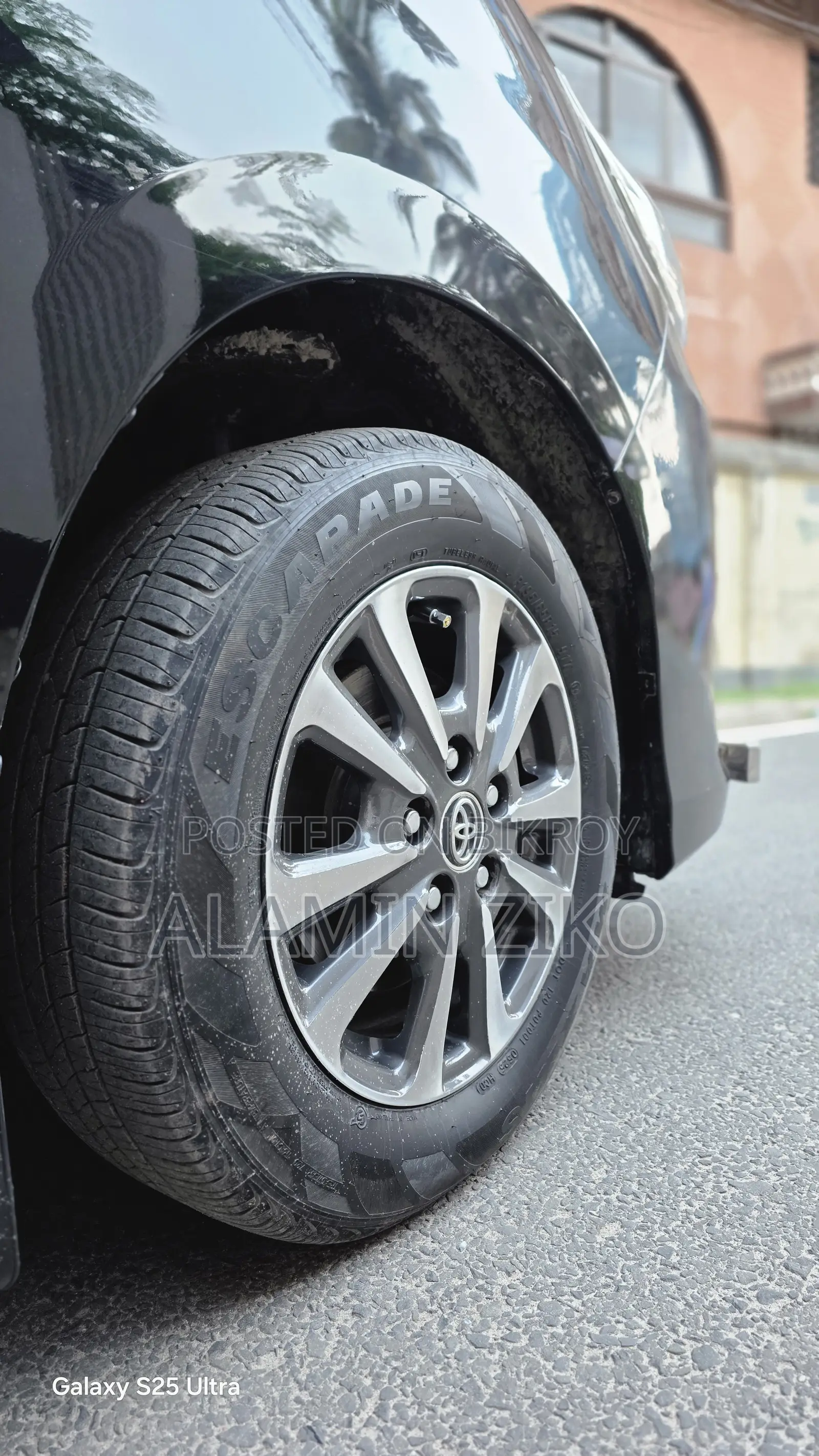 Toyota HiAce 2015 Black