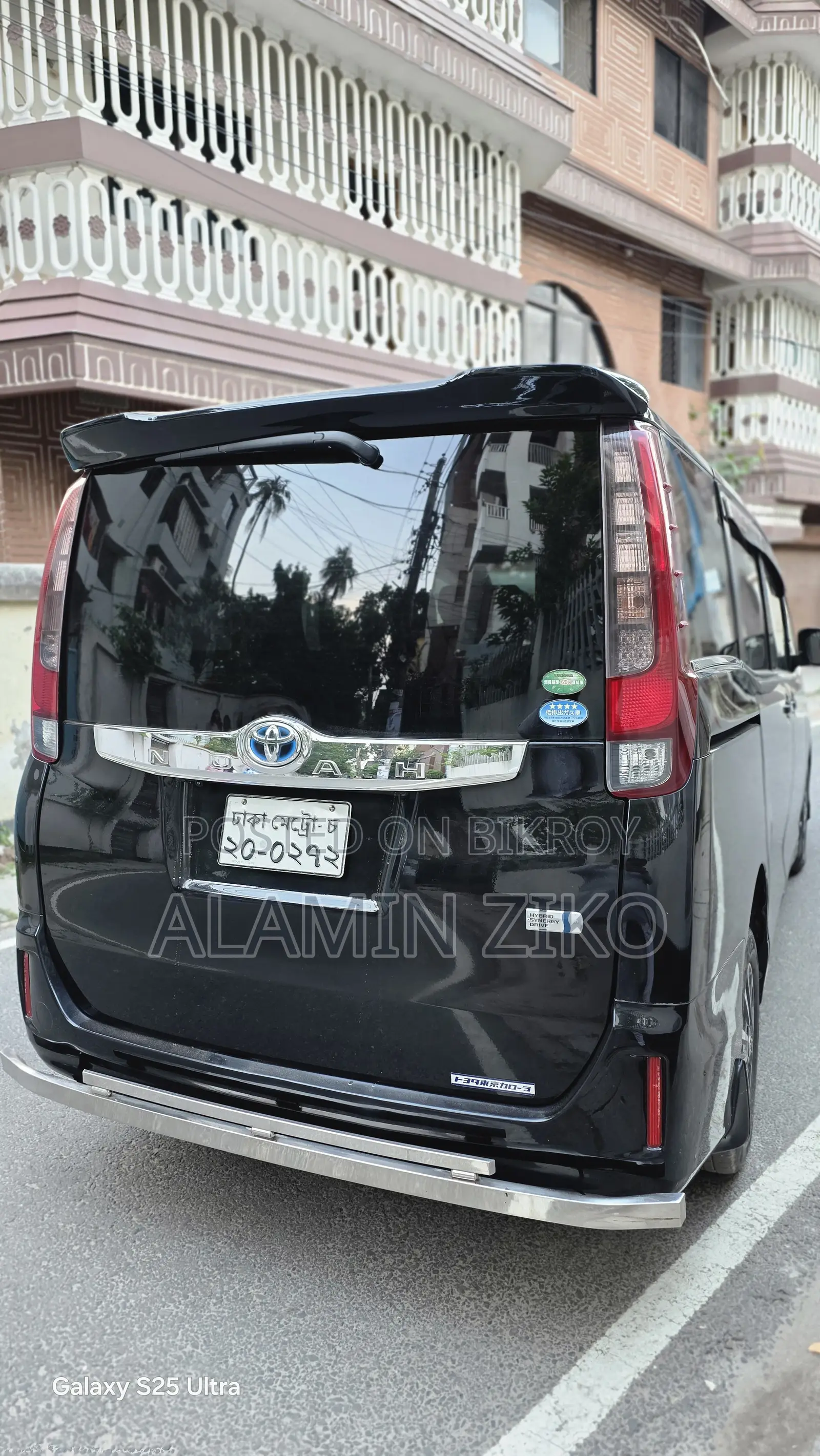 Toyota HiAce 2015 Black