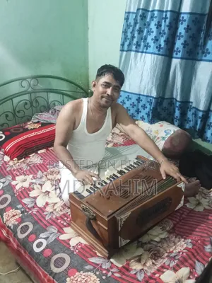 হারমোনিয়াম (যতীন কো) ভালো কন্ডিশন
