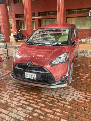 Toyota Sienta 2015 Pink