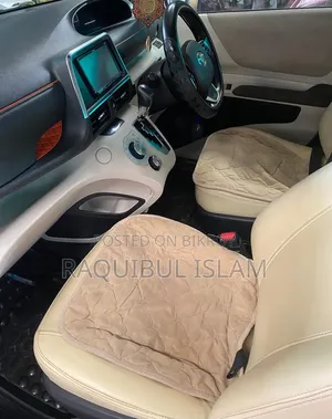 মালিক বিদেশগামী টয়োটা সিয়েন্টা ২০১৫ পিংক