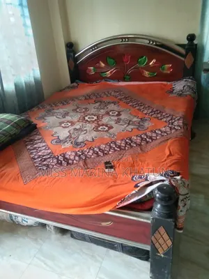 পুরাতন লোহার বোর্ডের খাট