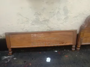 এটি কাঠের খাট