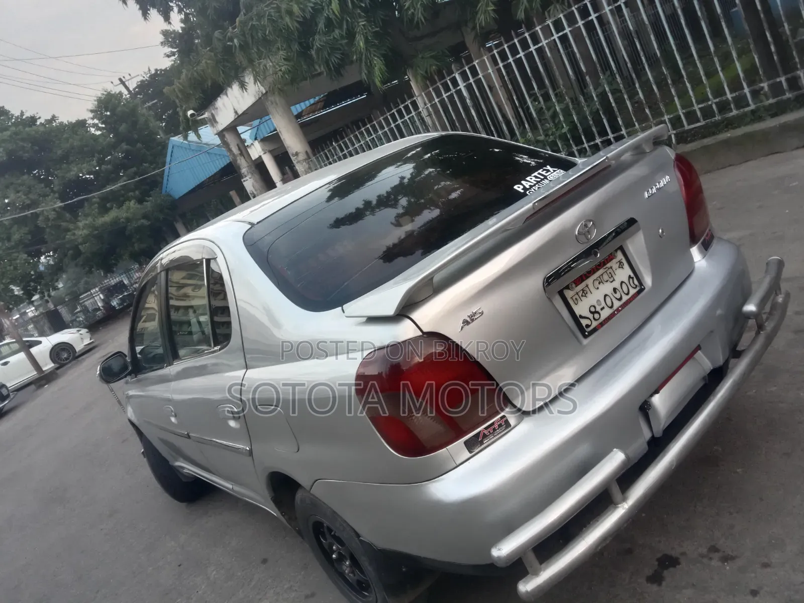 Toyota Platz 1.0 FWD 2000 Silver