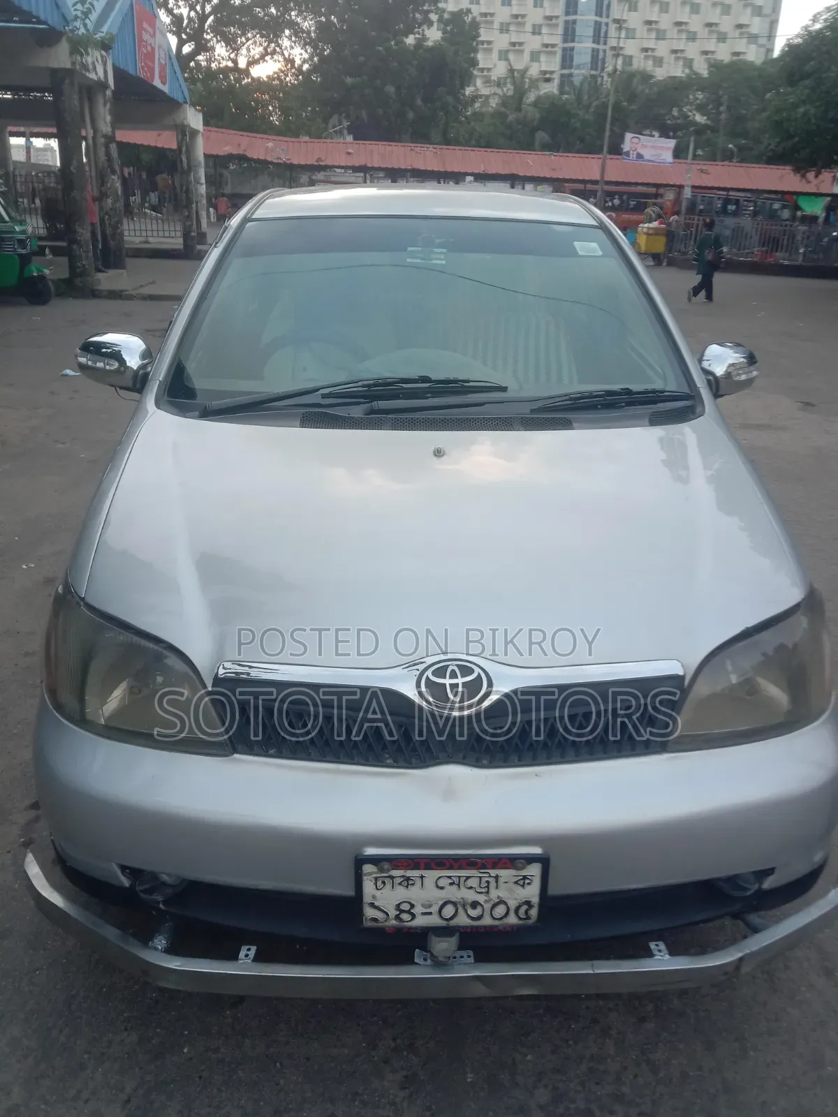 Toyota Platz 1.0 FWD 2000 Silver