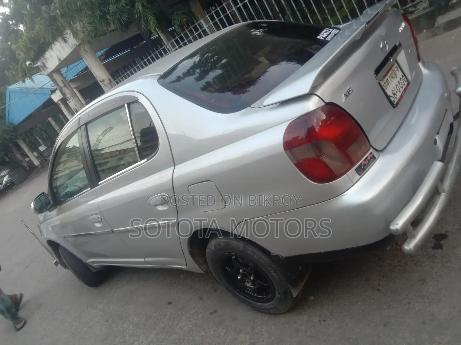 Toyota Platz 1.0 FWD 2000 Silver