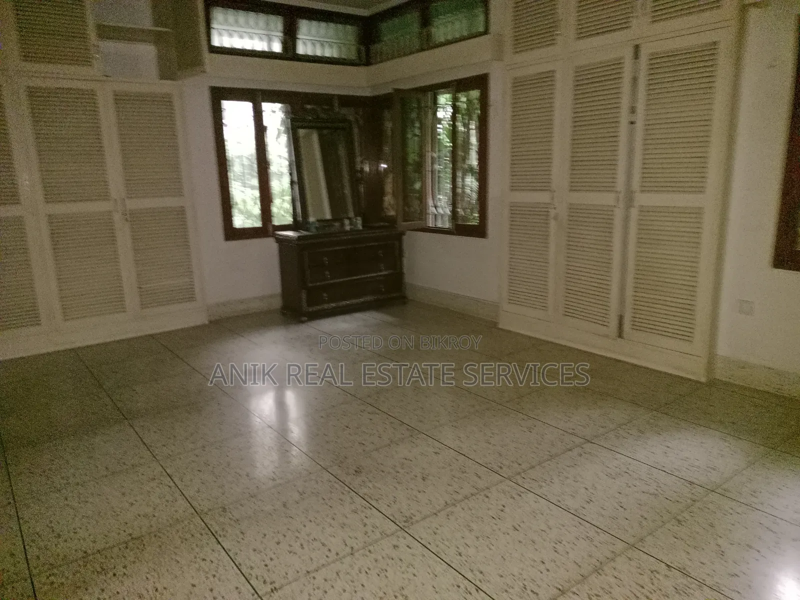 গুলশানে অনিক রিয়েল এস্টেটে ৫ বেডরুমের বাসা ভাড়ার জন্য