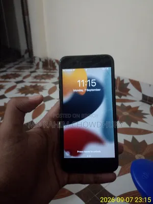 Apple iPhone 7 32 Gigabytes Black