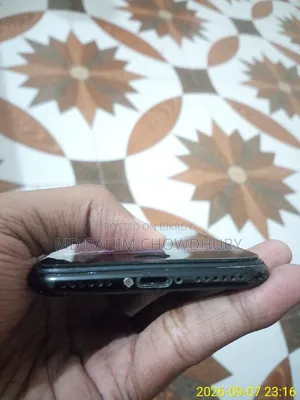 Apple iPhone 7 32 Gigabytes Black