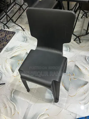 ১০টি প্লাস্টিক চেয়ার