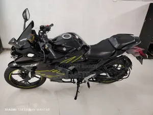 সুজুকি জিক্সার এসএফ ২০২৩ ব্ল্যাক