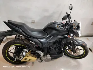 নতুন সুজুকি জিক্সার ২০২৬ কালো