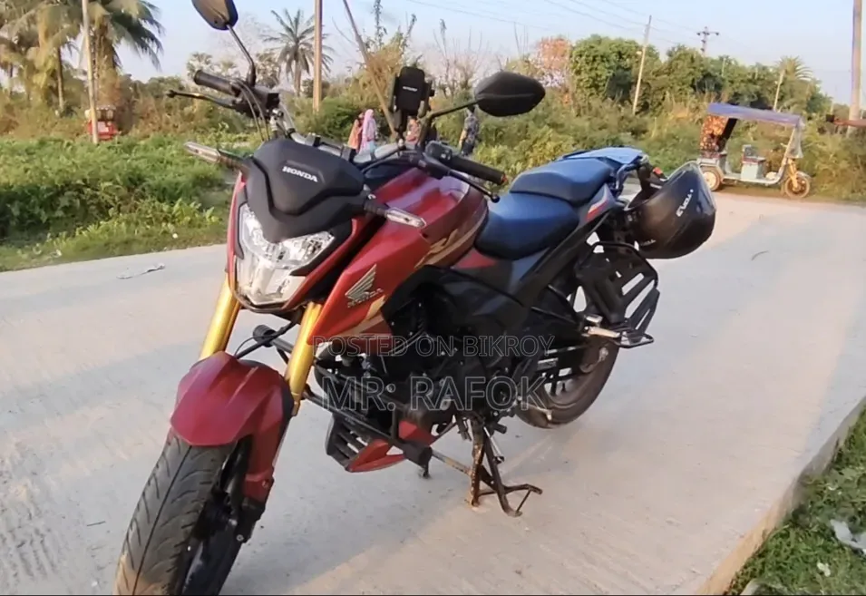New Honda Hornet 2.0 2025 Red