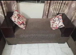 সোফা সেট বিক্রয় হবে১ সেট (৩+২+১ সিট)