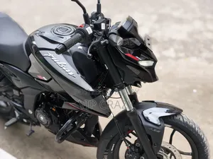 বাজাজ পালসার এন১৬০ ২০২৫ ব্ল্যাক