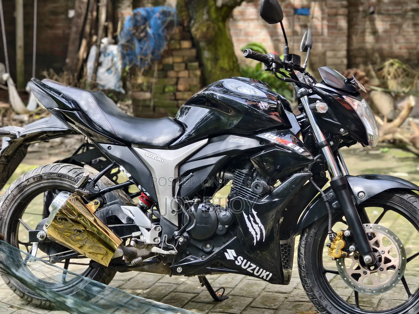 সুজুকি জিক্সার ২০২৫ কালো