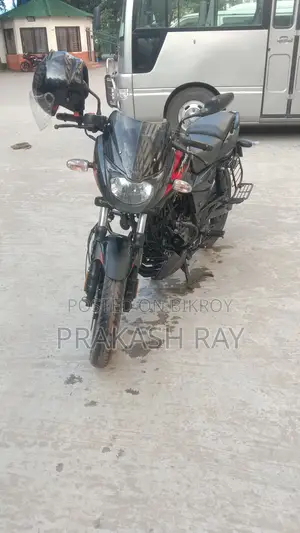 বাজাজ পালসার ১৫০ ২০২৩ ব্ল্যাক