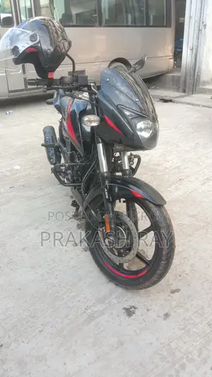 বাজাজ পালসার ১৫০ ২০২৩ ব্ল্যাক